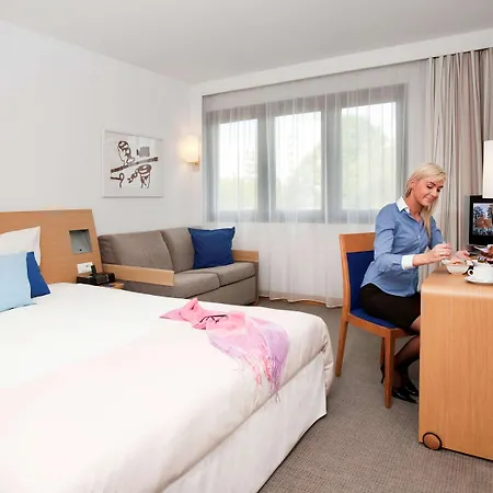 Отель Novotel Centrum 3*