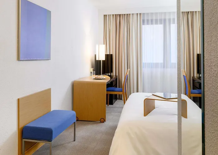 فندق Novotel Centrum 3*